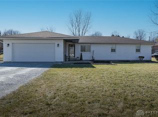 23 Grand Valley Dr, Enon, OH 45323