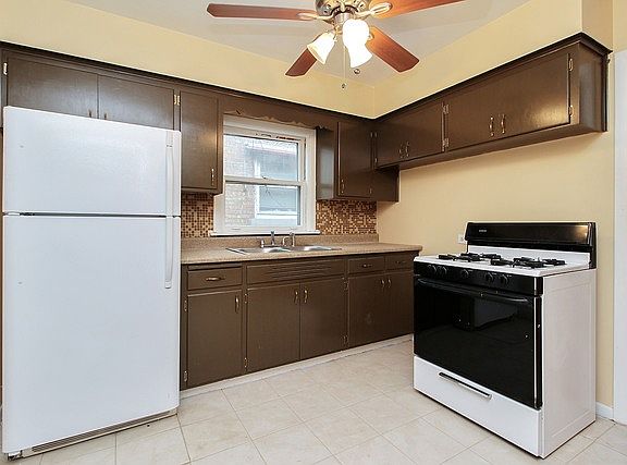 3rd image of 14412 S Union Ave