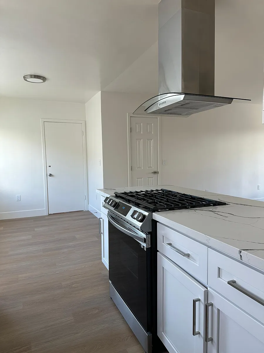 Building Photo - 1300 Armacost Ave #0