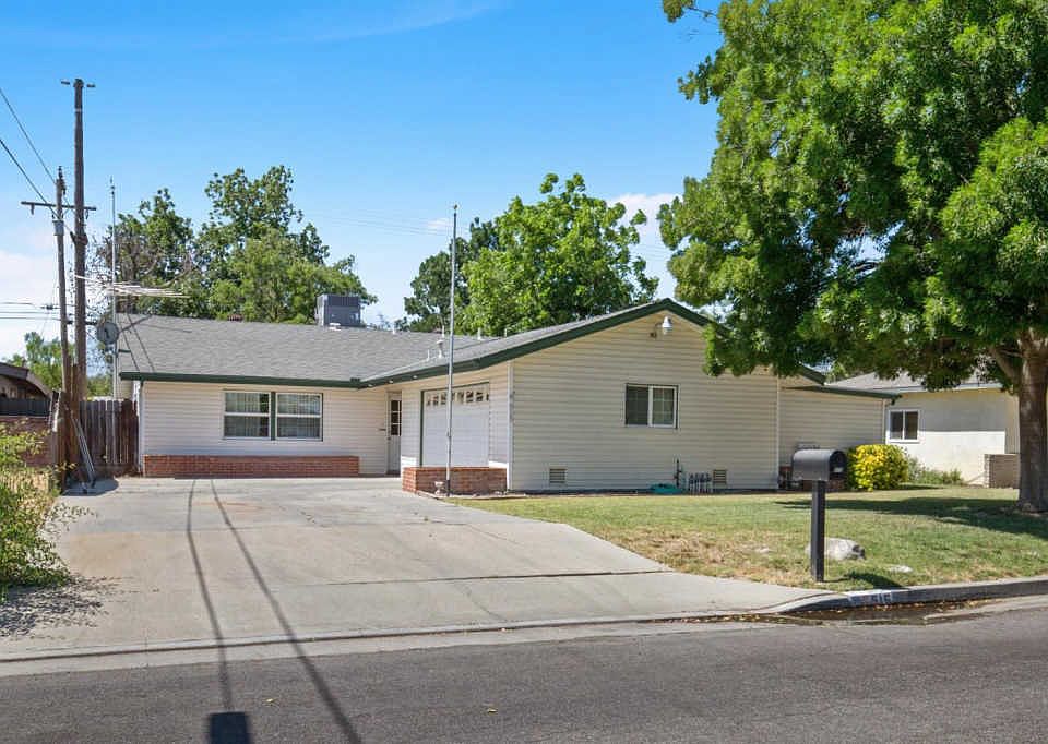 1st image of 515 Lotus Dr
