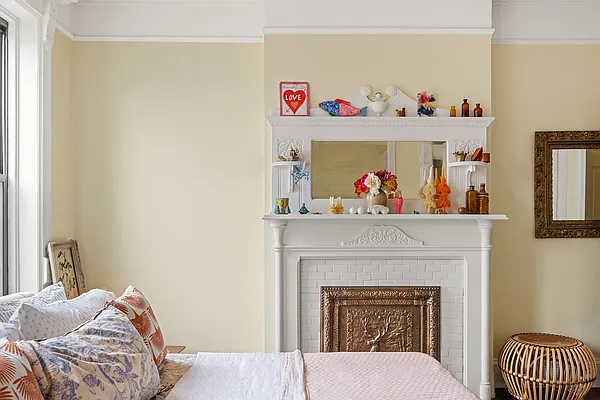 Sold by Corcoran | media 14