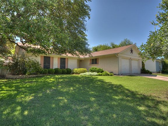 2nd image of 3509 Roanoke Dr