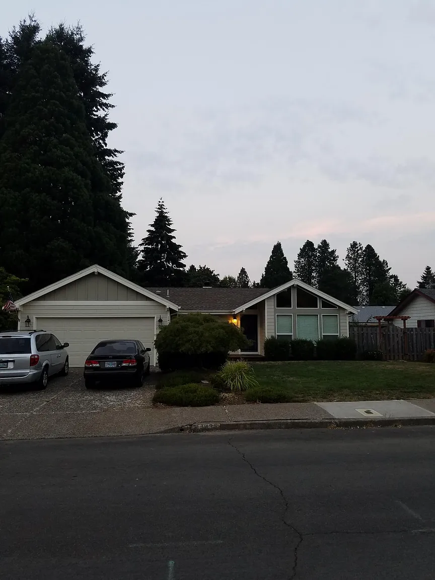 1435 Neahkahnie Ct SE photo 1