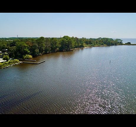 3rd image of 11 W Bay Shore Dr