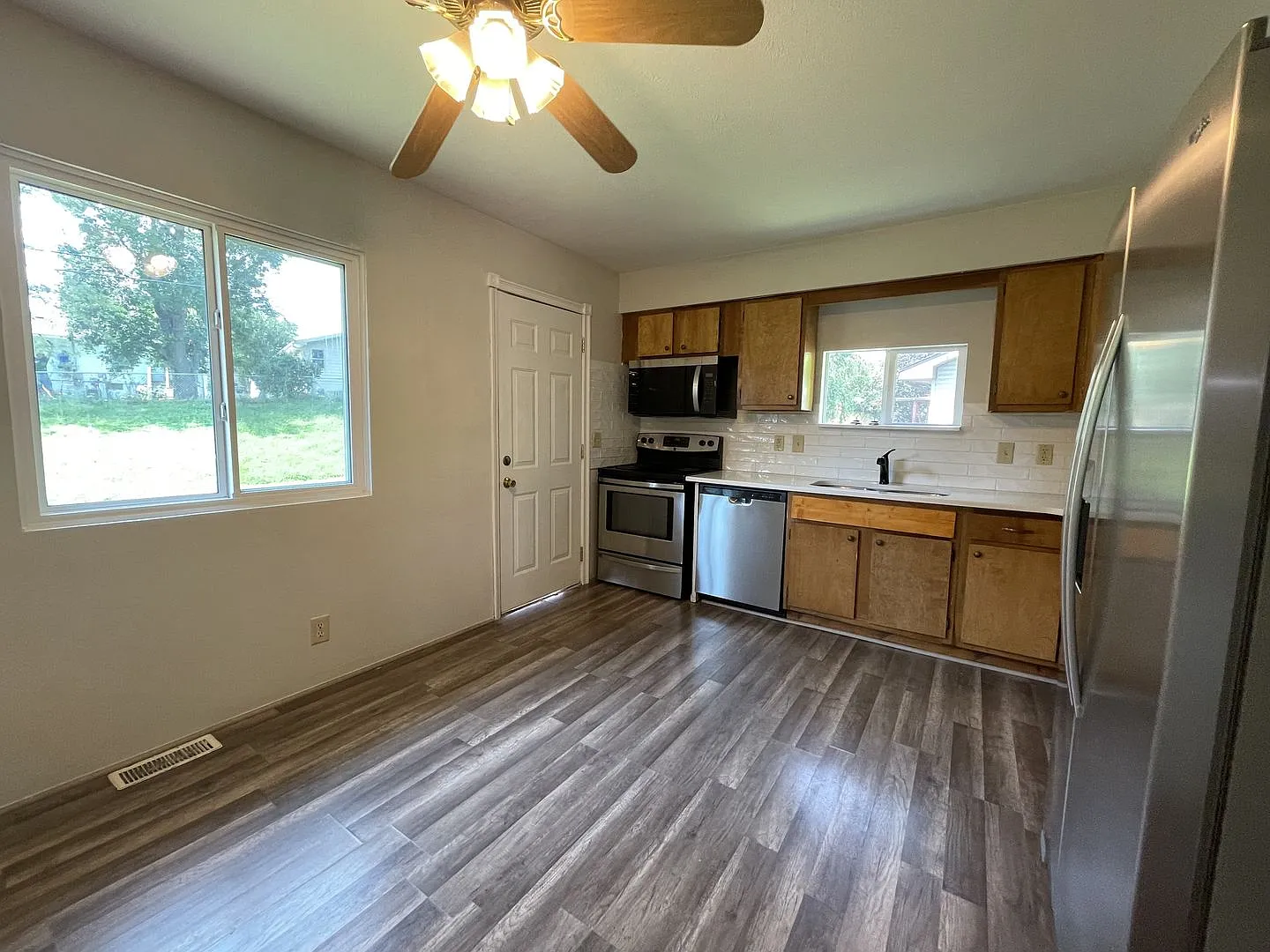7508 Elm Dr - 3 Bed/1 Bath in La Vista | Updated Kitchen, Finished Lower Level, Attached Garage — Photo 3