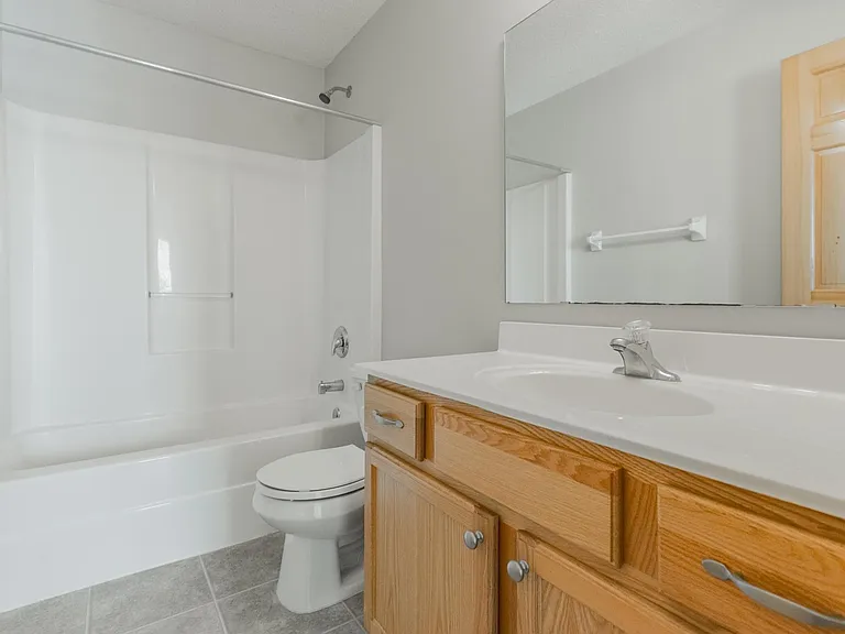 1760 Wyndam Dr — Photo 4