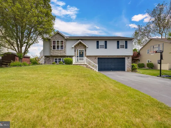 1132 Bernard Dr, Reading, PA 19605