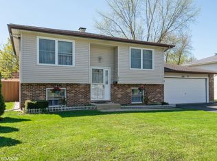 454 Manor Pl, Aurora, IL 60506