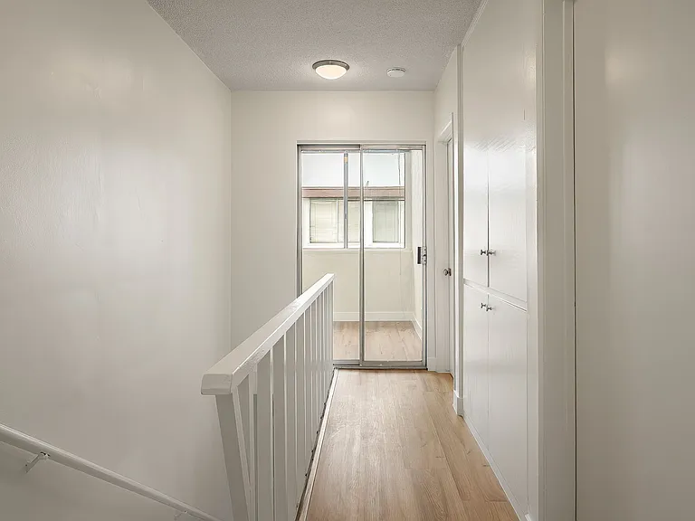 1315 Ocean Park Blvd #2 — Photo 8