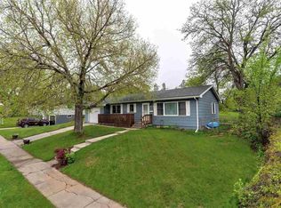 2911 Tomahawk Dr, Rapid City, SD 57702