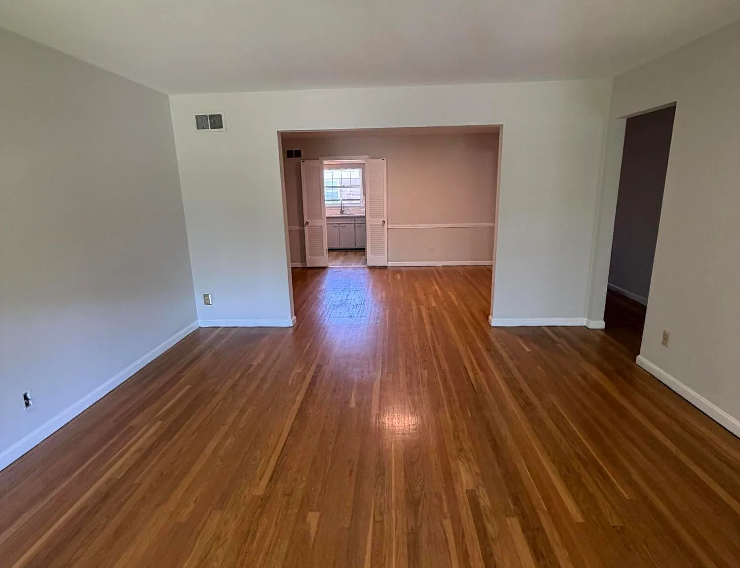 2 bed, 2.0 bath, 1300 sqft, $1,250 — Photo 2