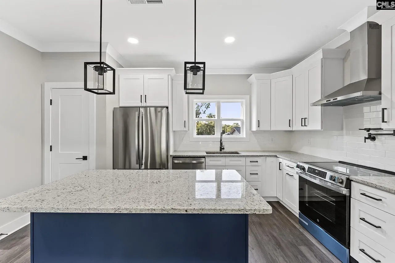 4 bed, 3.5 bath, 1843 sqft, $3,400 — Photo 2