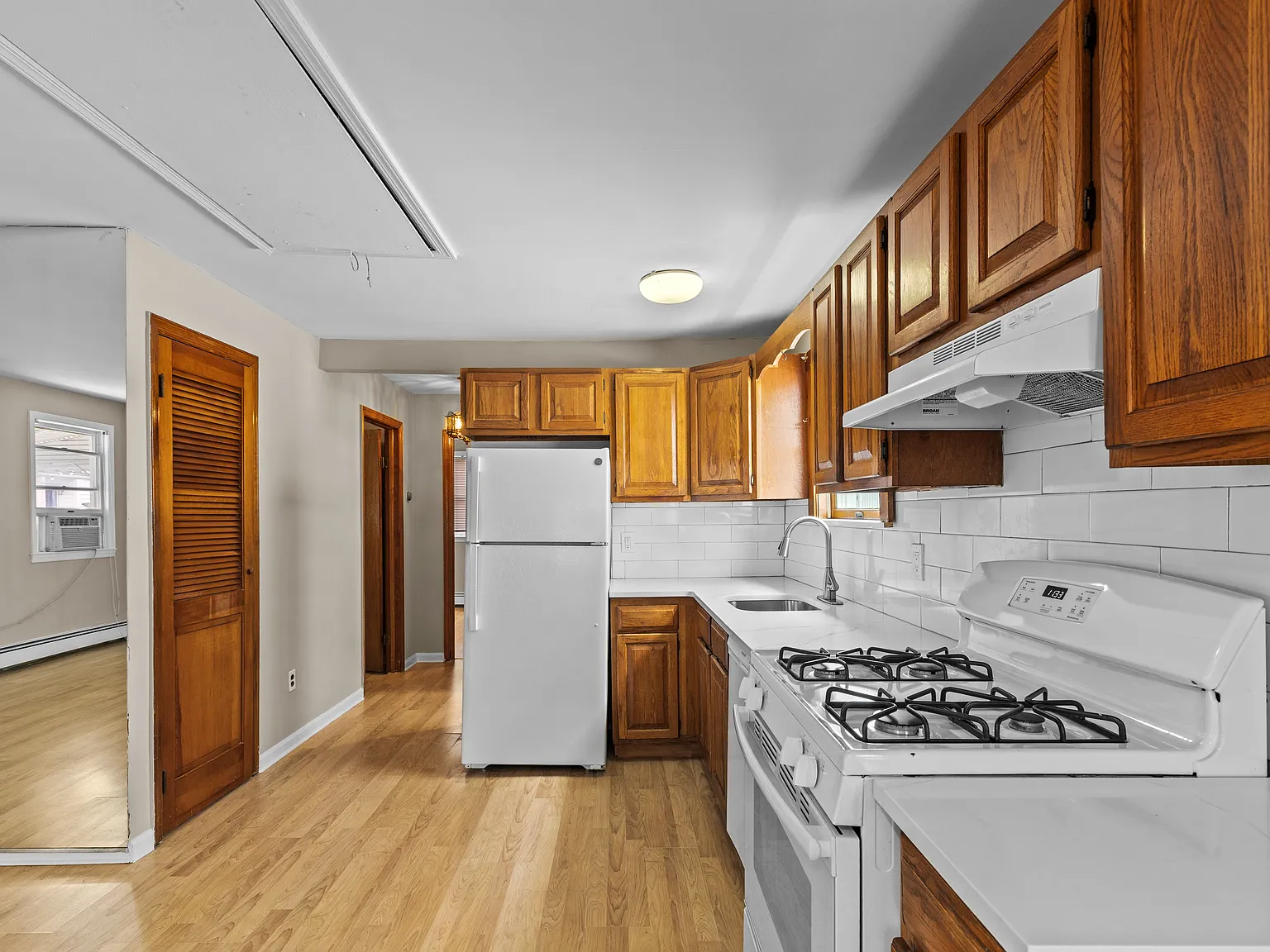 2 bed, $3,700 — Photo 4