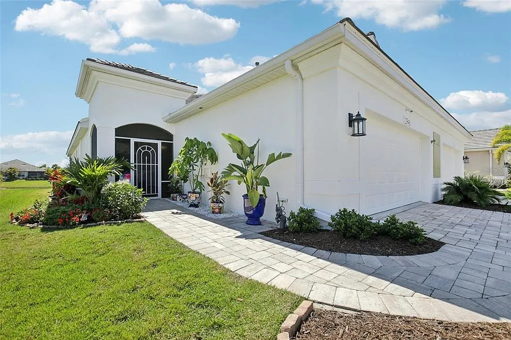 2 bed, 2.0 bath, 1649 sqft, $3,200 — Photo 3