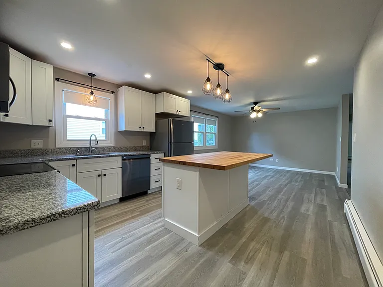 838 Clay St — Photo 9