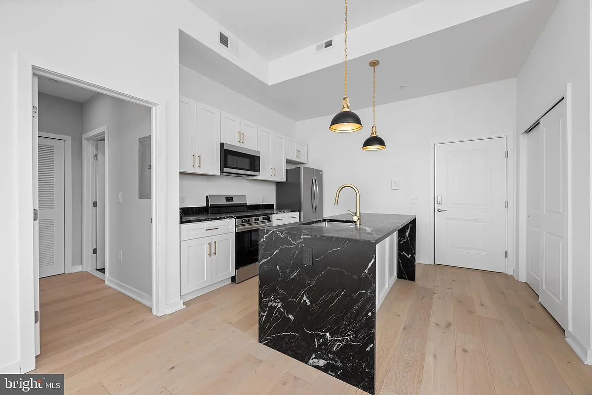 Building Photo - 36 N Narberth Ave #1D