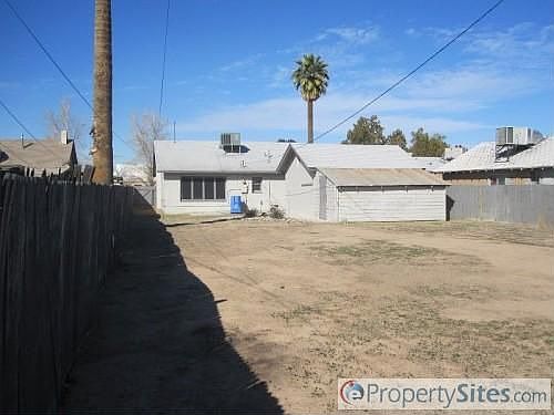 2nd image of 1645 E Amelia Ave