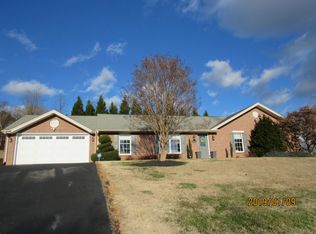 5023 Labradore Dr, Roanoke, VA 24012