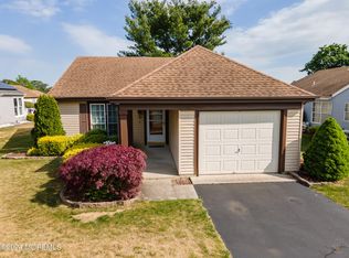 9 Turnbridge Row, Manchester, NJ 08759