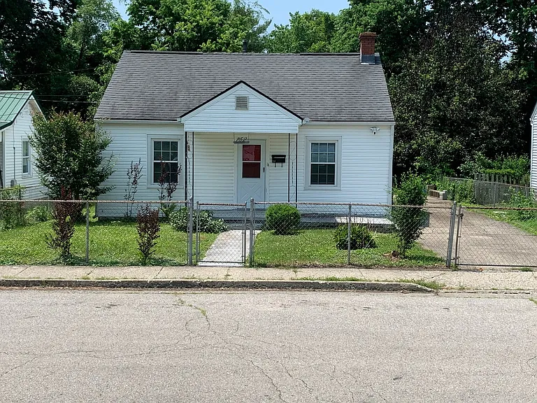 752 Addison Ave — Photo 15