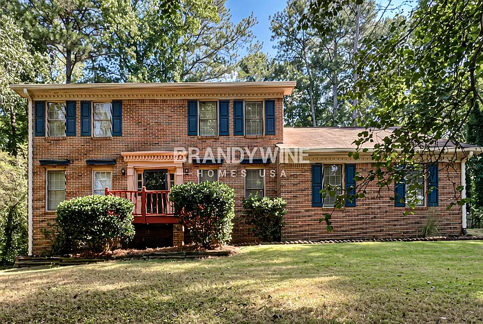3 bed, 2.5 bath, 2098 sqft, $2,196 — Photo 2