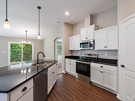 5th image of 5882 Parkview Ln