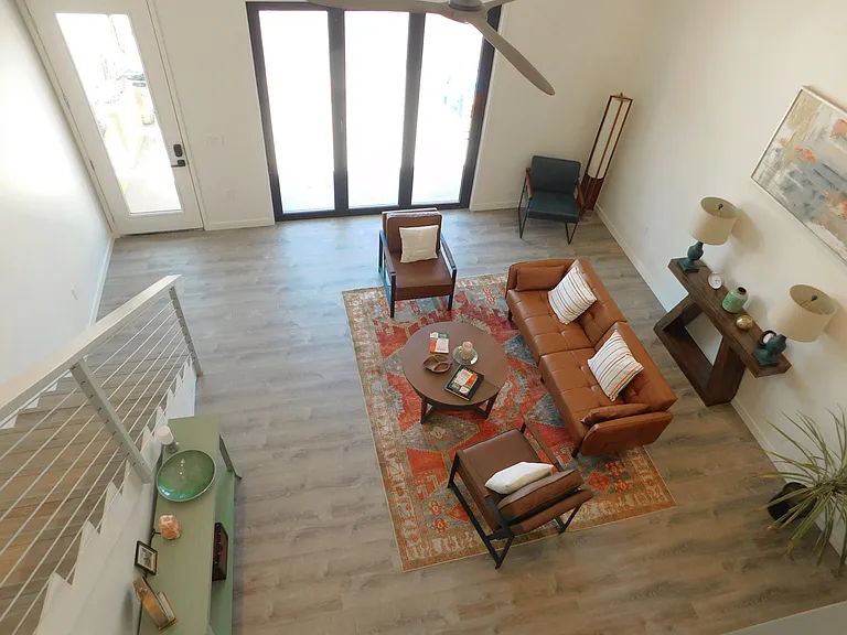 665 W 2nd St #2 — Photo 6