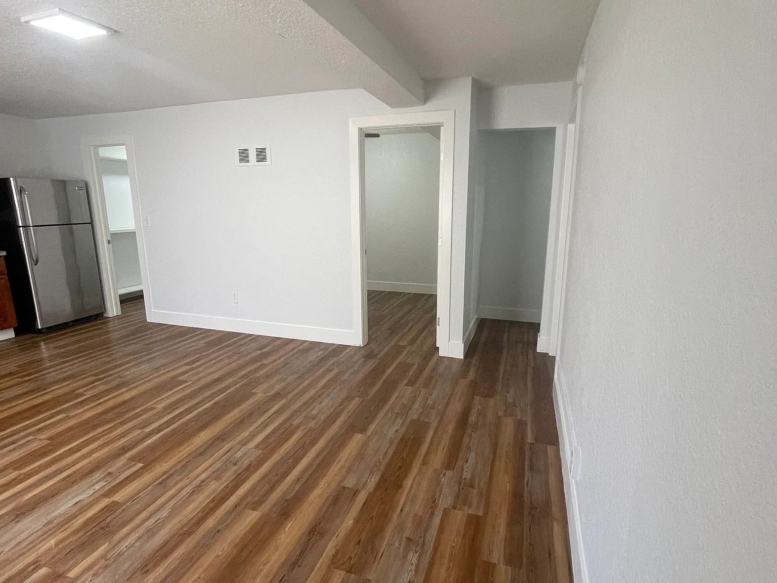 2 bed, 720 sqft, $1,900 — Photo 3