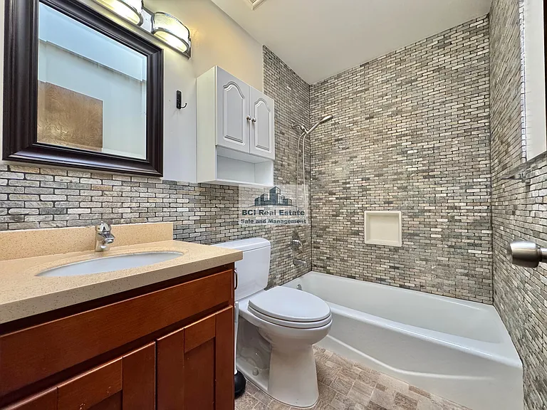 1345 Chestnut St #4 — Photo 16