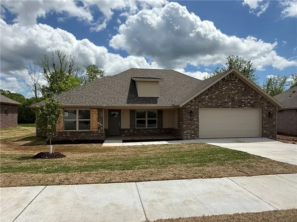 63 W Watson Ln, Farmington, AR 72730