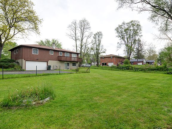 3rd image of 1288 Old Country Dr