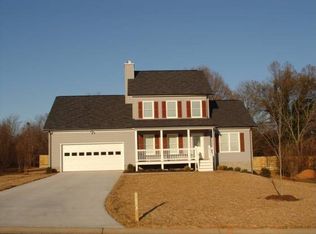 1658 Berkshire Dr, Hickory, NC 28602