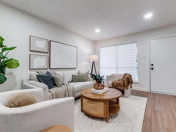 2nd image of 4525 Gilbert Ave APT 202