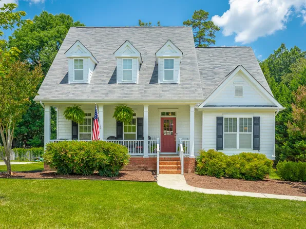 385 Olivia Ln, Soddy Daisy, TN 37379