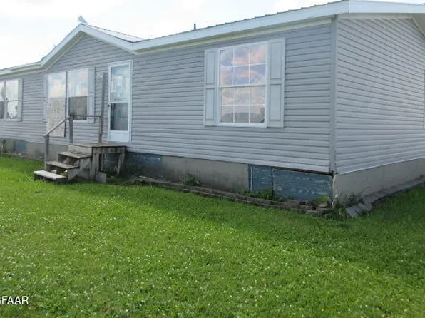 106 Brisbane Ln, Emerado, ND 58228