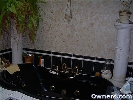 jetted tub in Master Bath