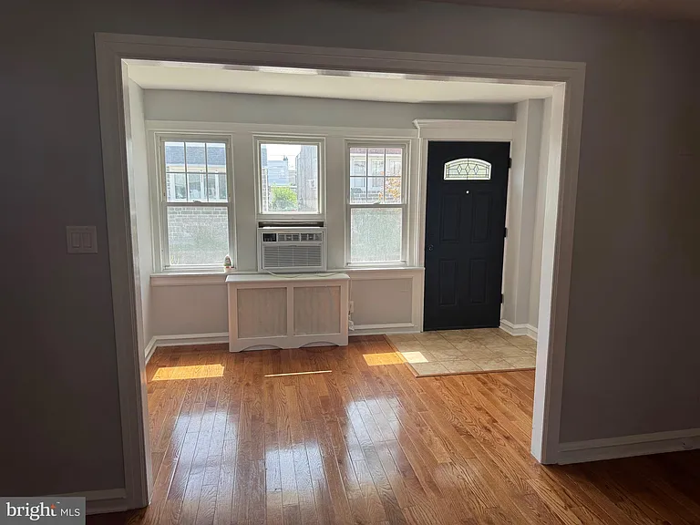 126 N Madison Ave — Photo 10