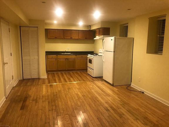 2nd image of 27 Waverly St #Basement