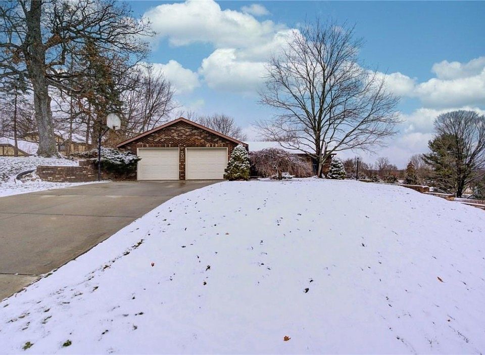 1st image of 70 Bob White Dr