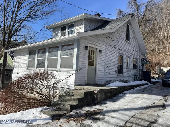 31 Neddo Street, Whitehall, NY 12887