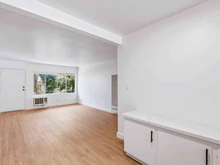 Montrose Residences — Photo 4