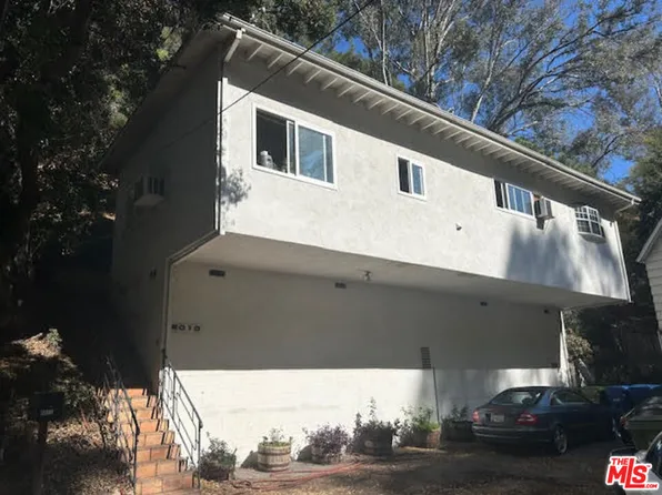 8010 Padre Ln, Los Angeles, CA 90046