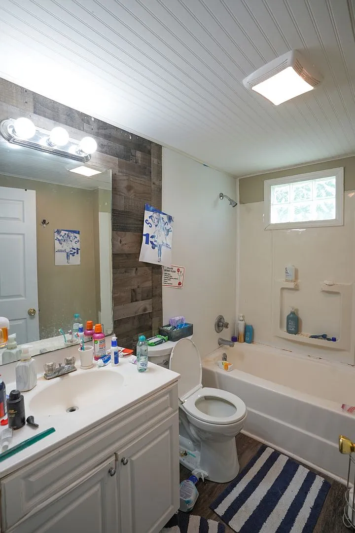 804 Golfview Drive 4 Bed / 2 Bath $3,400/Month — Photo 3