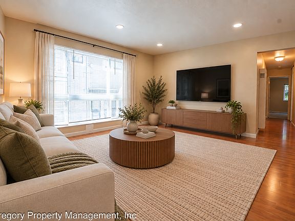 4th image of 1817 Central Ave #207