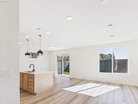 4th image of 2123 NW 21st