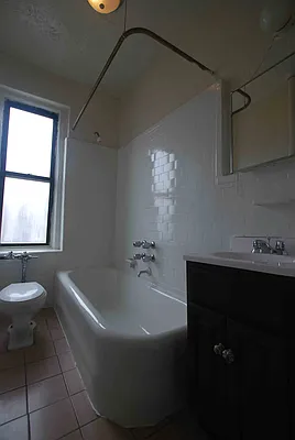 Rented by U2Apartment LLC | media 34