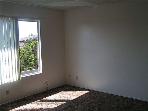 4th image of 394 4th Ave APT B