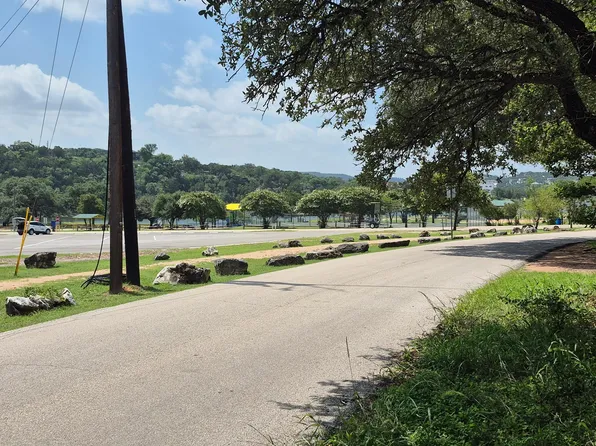 18110 Park Dr, Leander, TX 78645