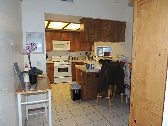 5th image of 8205 Corona Ave