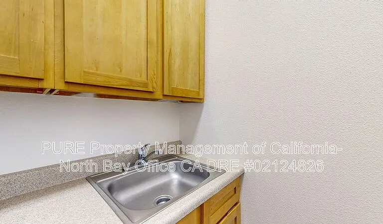 154 Railroad Ave #B — Photo 16
